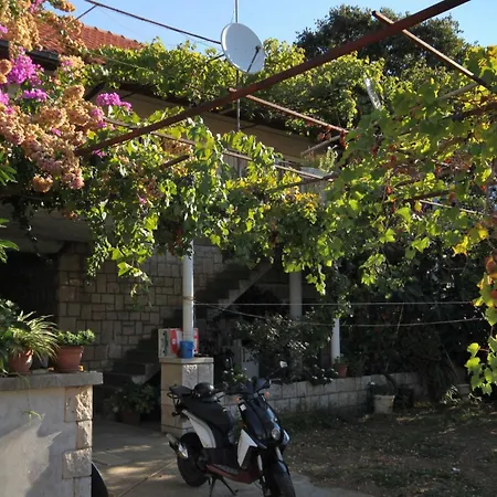 With Parking Space Lumbarda, Korcula - 9262 アパート *